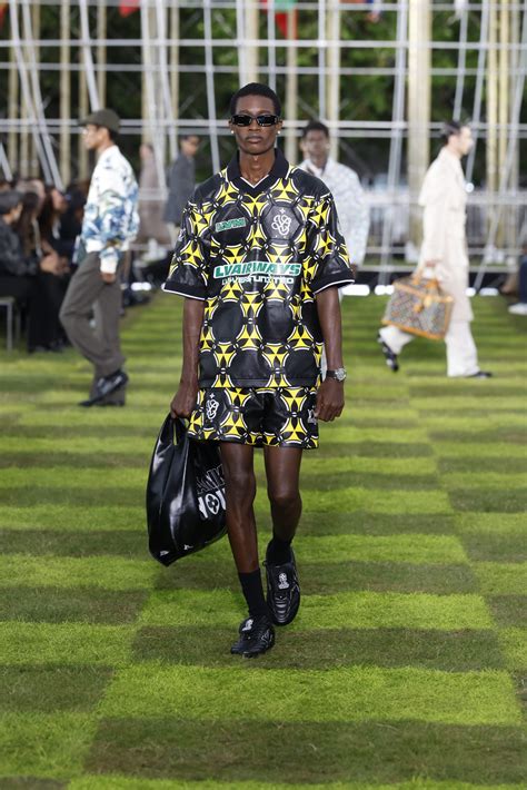 lv ss25|louis vuitton 2025 show.